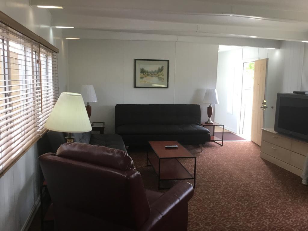 Ski'S Western Motel Great Falls Luaran gambar